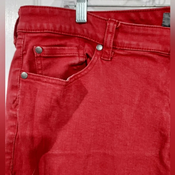 Torrid Red Boyfriend Straight Vintage Stretch Mid-Rise Jean in Size 18 Regular - Picture 2 of 12